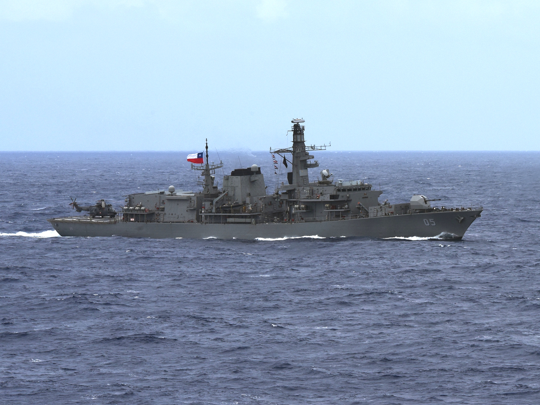 La Armada de Chile desplegó fragatas, submarinos y fuerzas especiales en el Estrecho de Magallanes