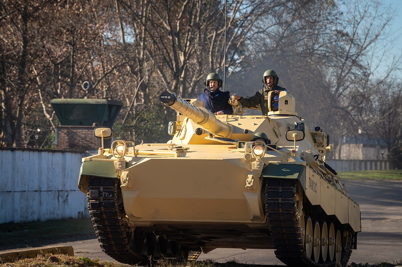 Argentina y Brasil despliegan TAM 2C-A2, Stryker y Centauro II en el ejercicio Arandu 2026