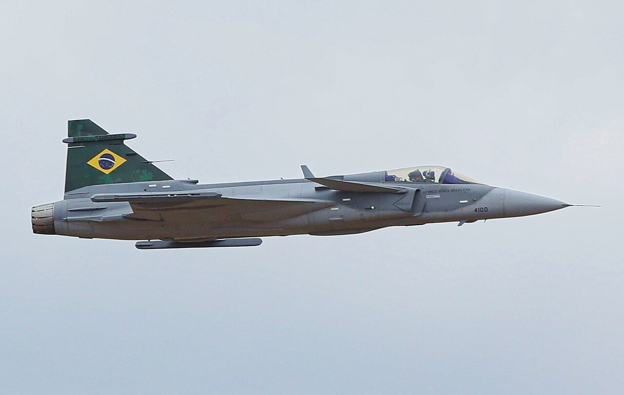 El Gripen F voló por primera vez con un piloto de la Fuerza Aérea Brasileña a bordo