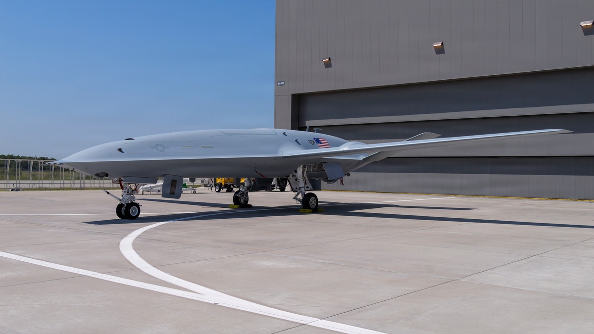 La Armada estadounidense firma el primer contrato de producción del dron embarcado MQ-25A Stingray