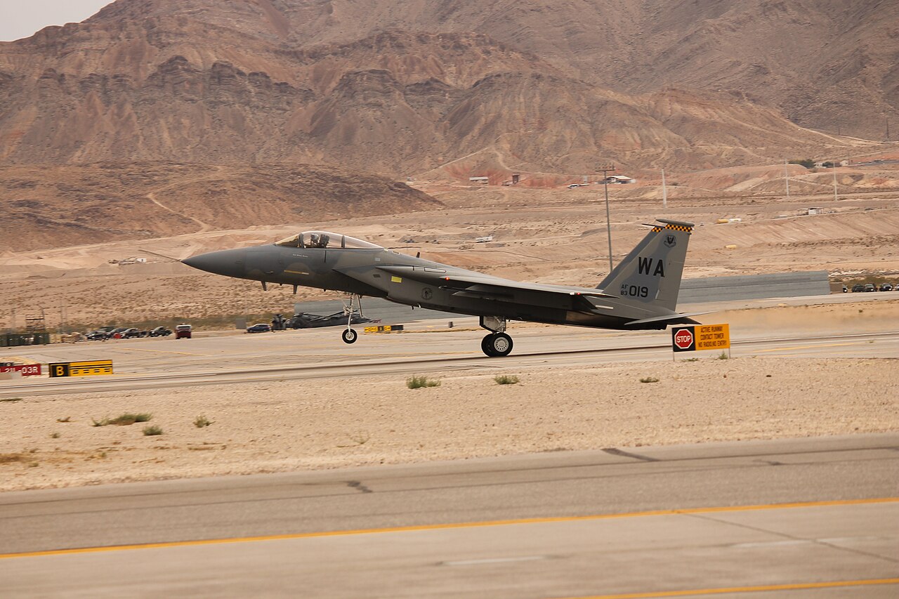 El primer F-15EX Eagle II de la Fuerza Aérea estadounidense destinado a Japón salió de la planta de Boeing