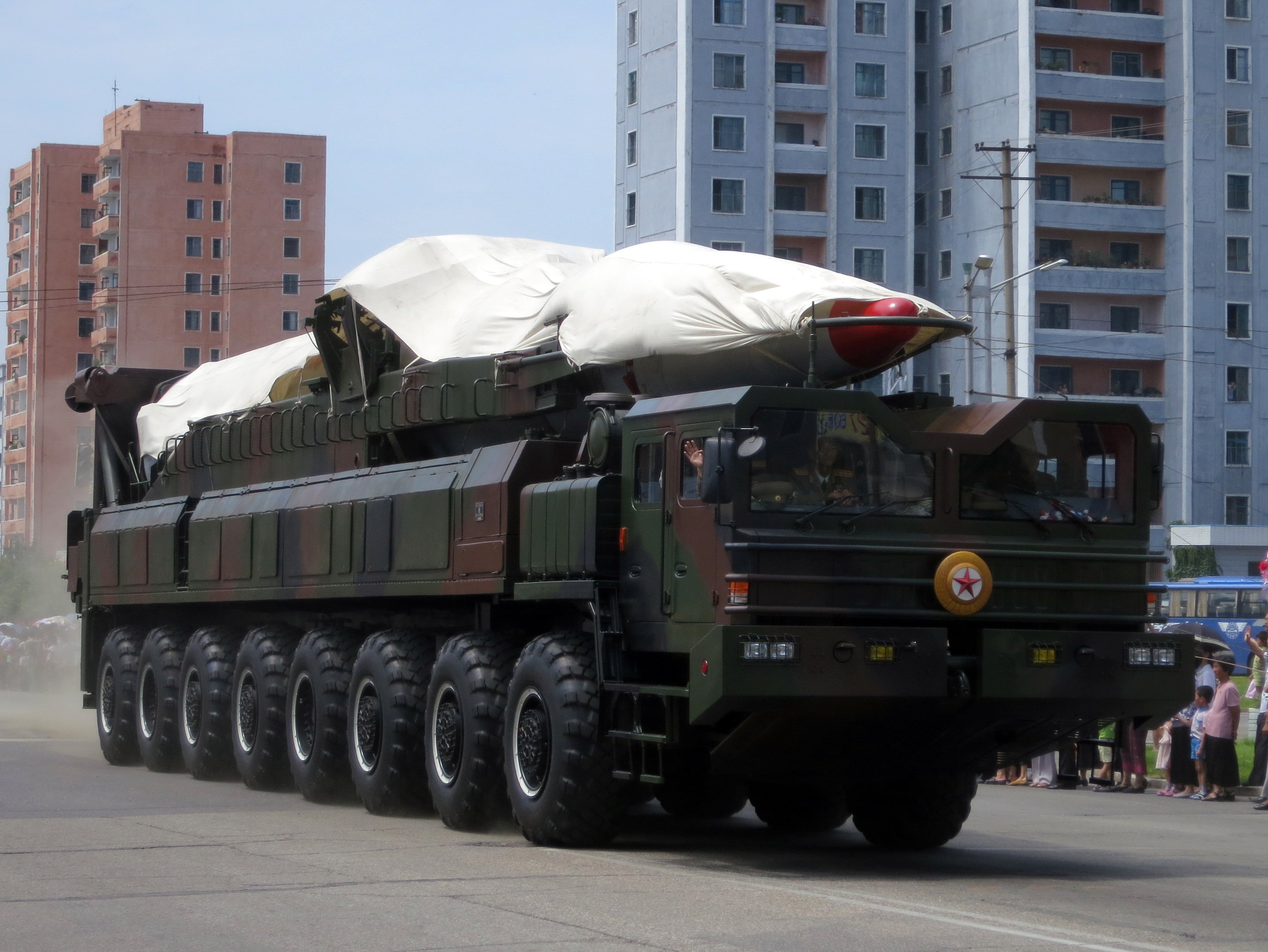 Corea del Norte lanza múltiples misiles balísticos cuatro días después del debut hipersónico del Sur