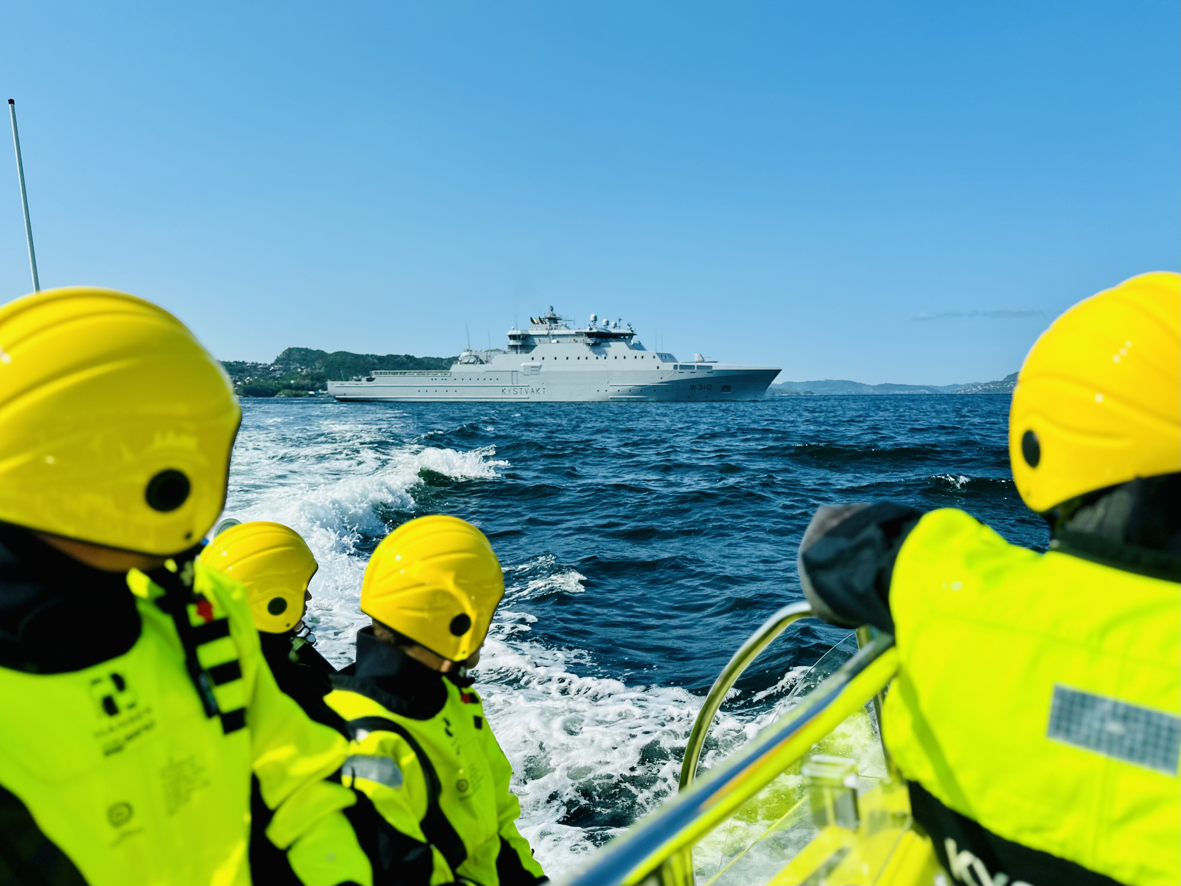 La OTAN frustró una operación rusa para sabotear cables submarinos
