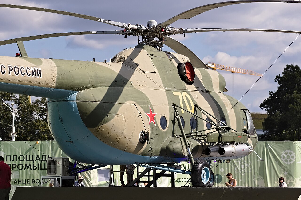 Drones ucranianos destruyeron un helicóptero Mi-8 y dañaron un Su-30 en la base rusa de Anapa