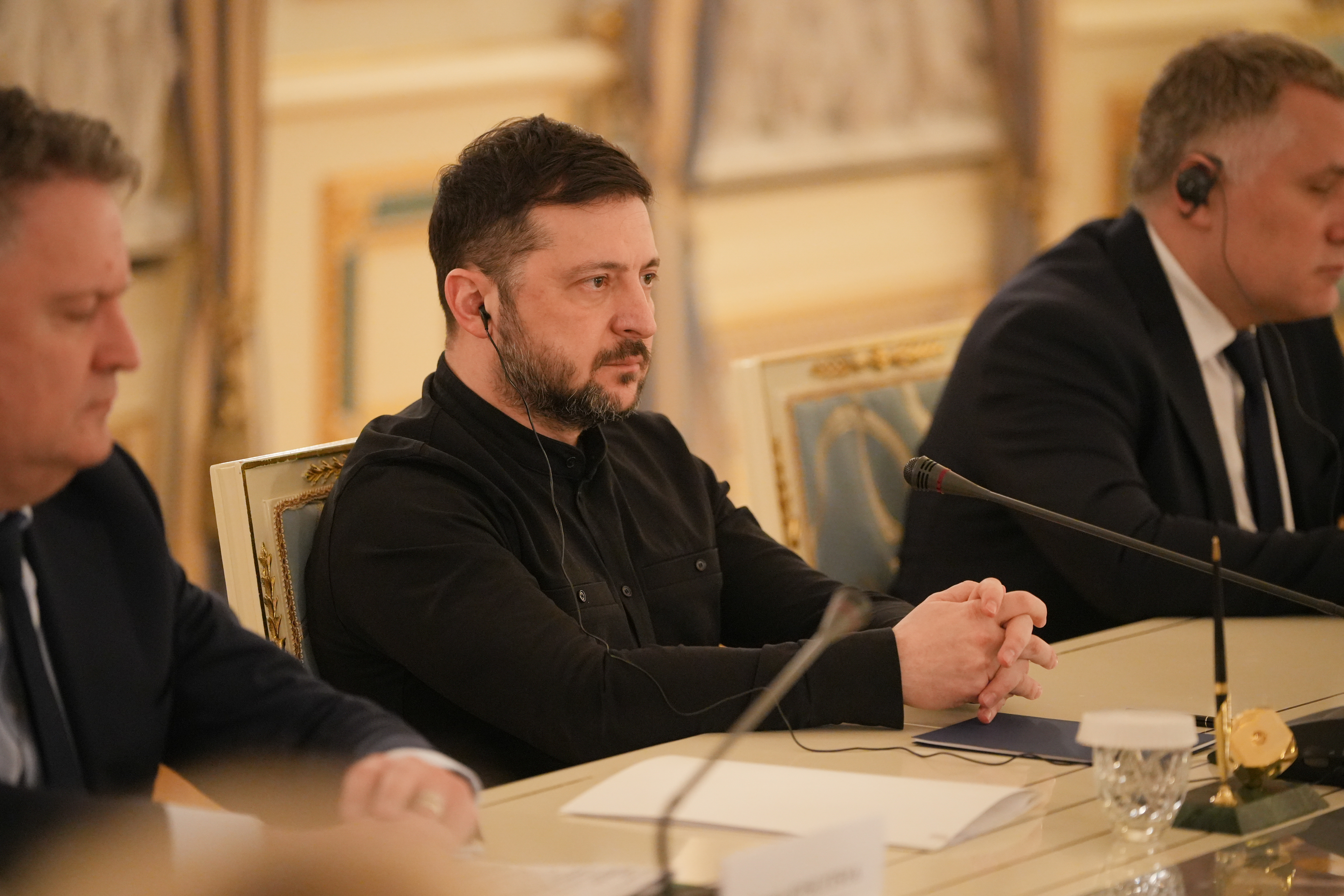Zelensky frenó los ataques a la energía rusa tras el pedido de Trump; Moscú siguió golpeando Ucrania