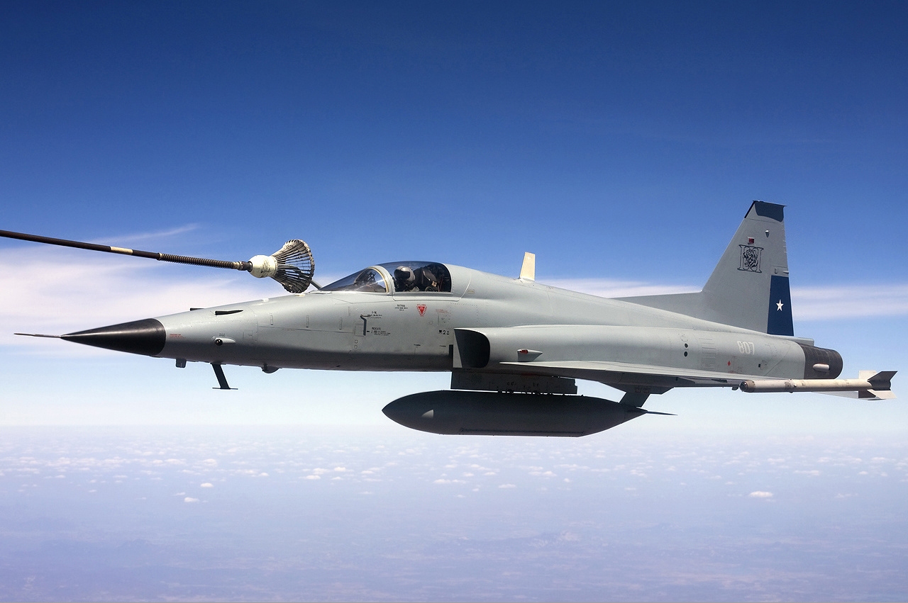 Chile duplica la inversión en defensa y anuncia el relevo de los F-5 Tiger, los UH-1H y los Hércules