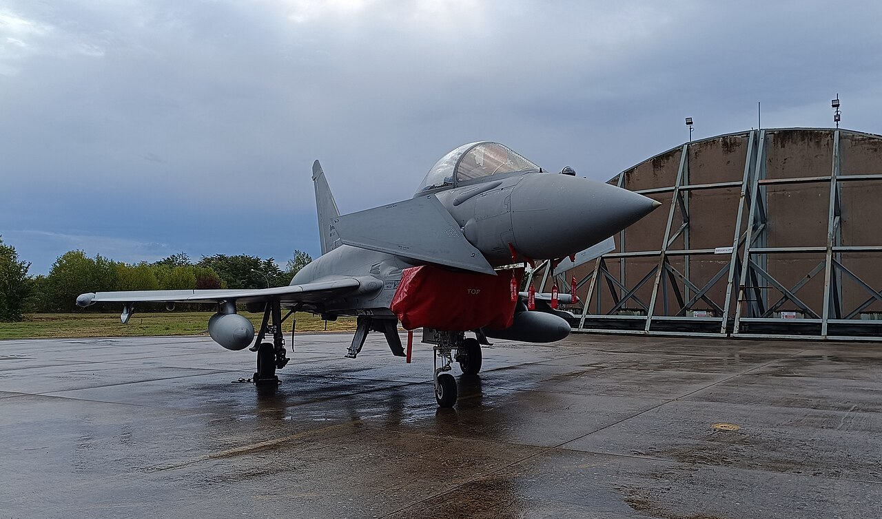 Airbus lleva el Eurofighter a Portugal sin que nadie lo pida, para competir contra el F-35