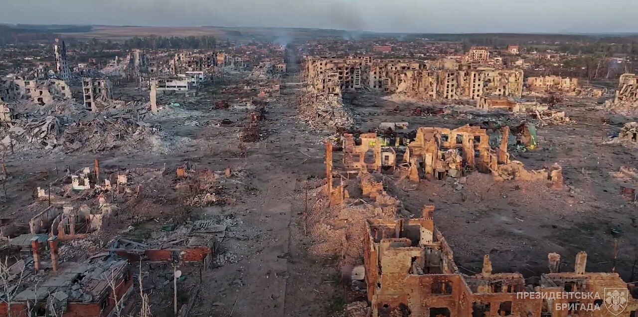 Vovchansk: Rusia dice que encerró a 2.000 soldados ucranianos; Kyiv lo niega