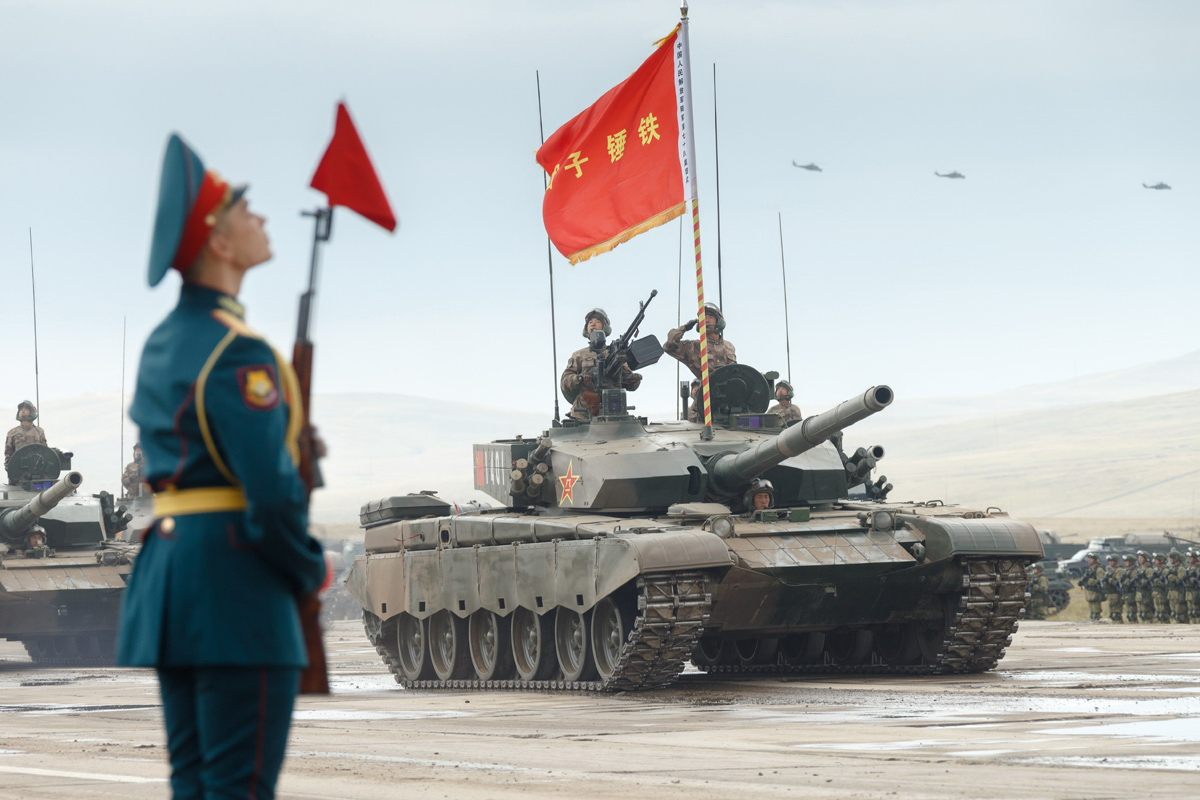 El drone de combate reescribió las reglas de supervivencia del tanque, y China lo sabe