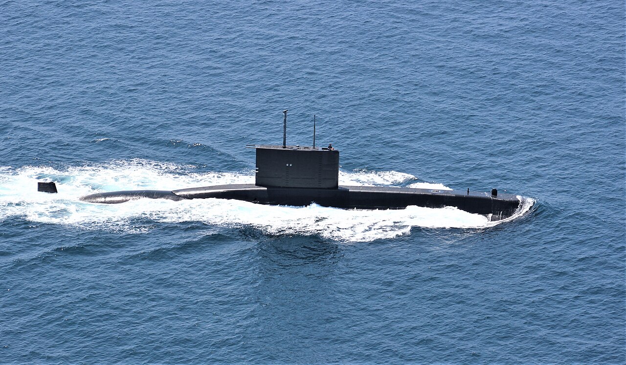La Armada de Chile desplegó fragatas, submarinos y fuerzas especiales en el Estrecho de Magallanes