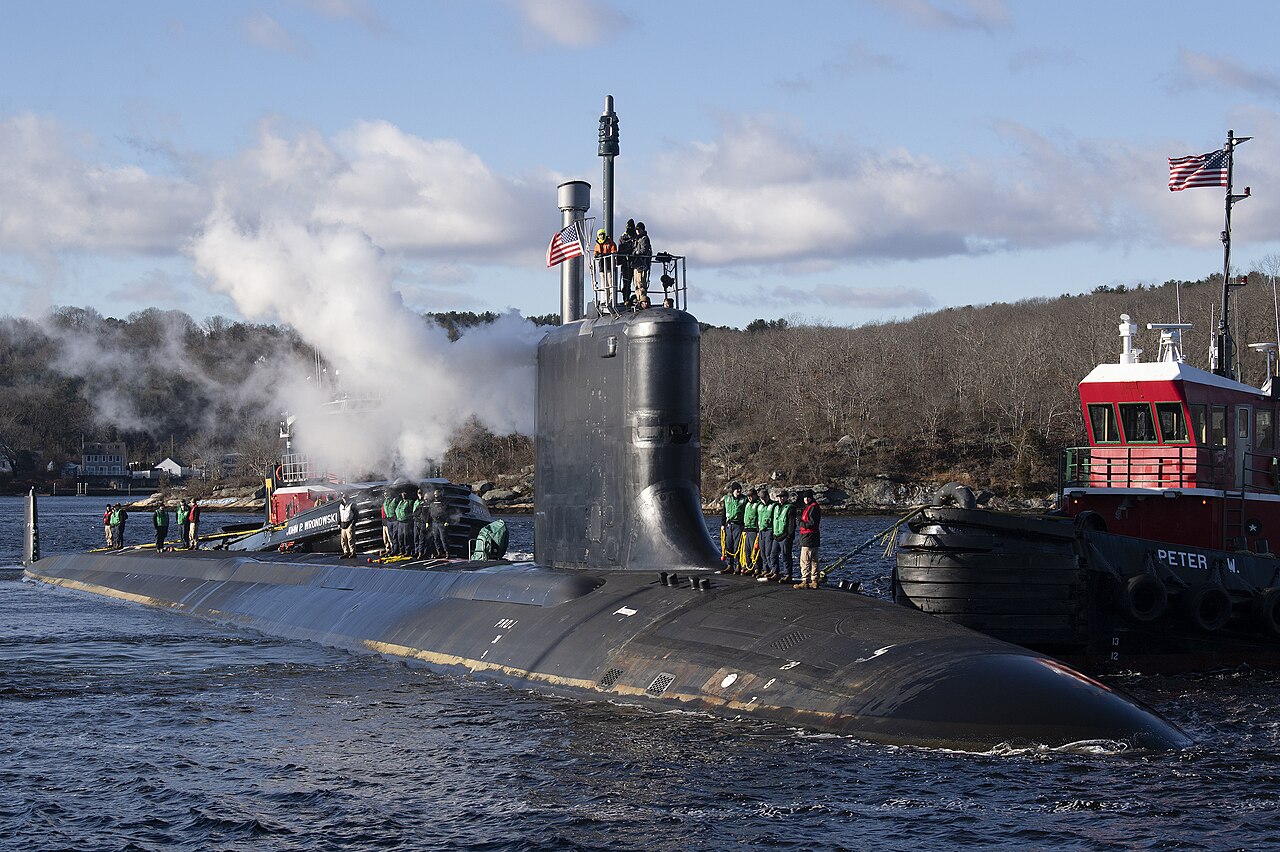 EE.UU. invierte US$ 6.600 millones para acelerar la producción de submarinos Virginia, mientras Japón lanza su séptimo sumergible y debate la propulsión nuclear