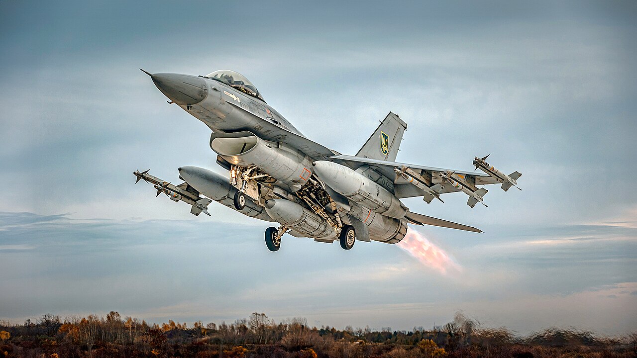Los F-16 ucranianos sin misiles suficientes y llegan los primeros Skyranger 35 sobre Leopard 1