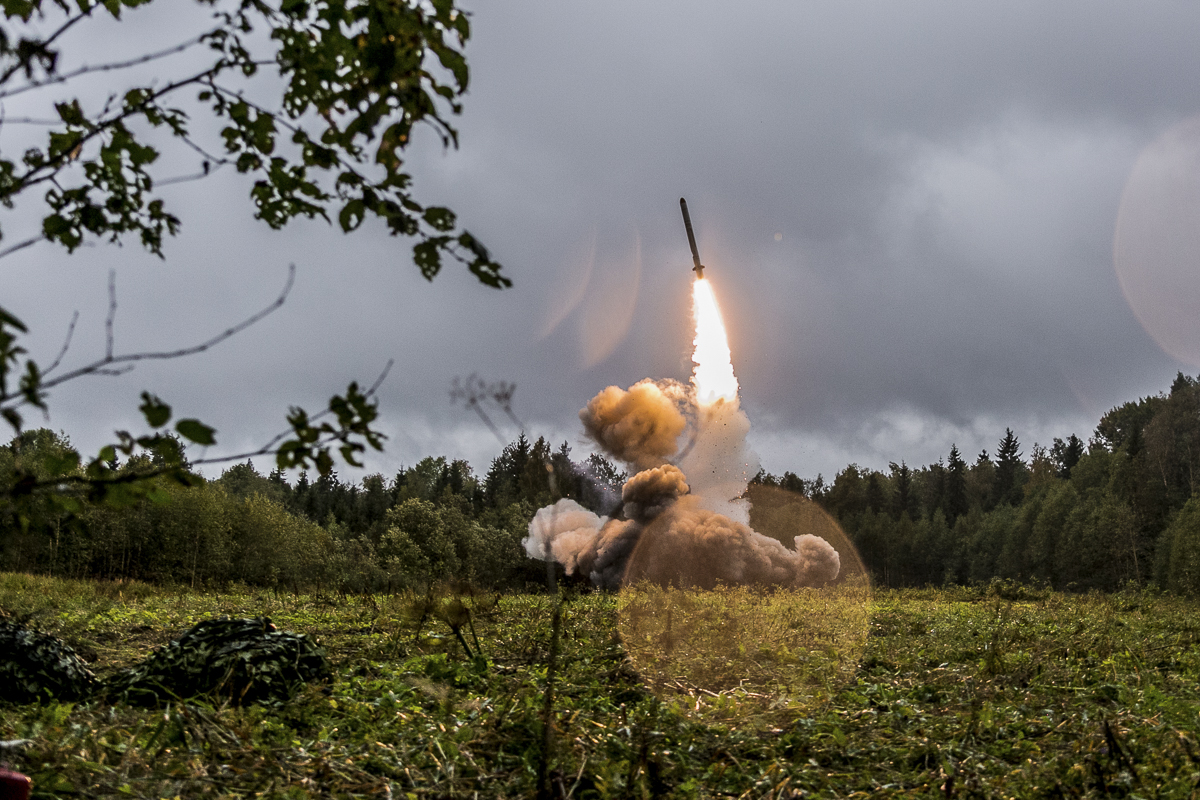 Rusia sorprende con dos novedades armamentísticas: un misil balístico de 800 km y un MANPADS sin identificar