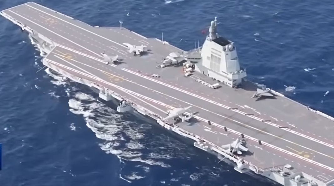 China construye su primer portaaviones nuclear, comparable al Gerald R. Ford
