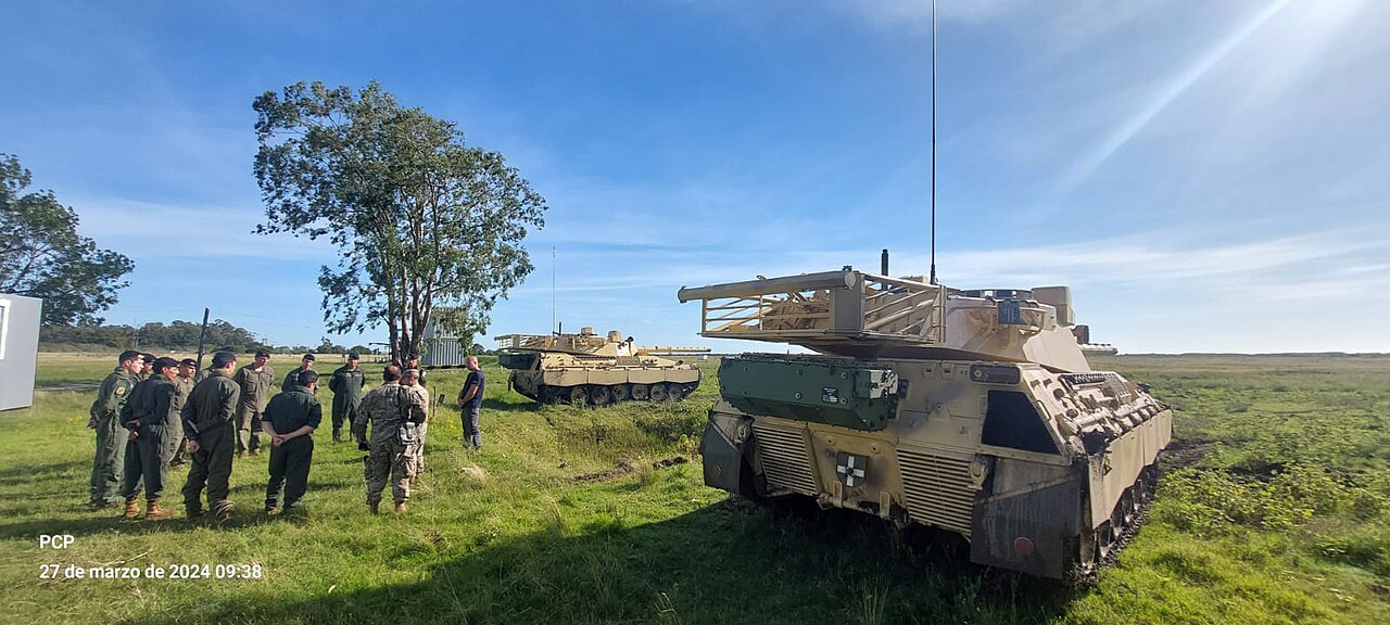 Argentina y Brasil despliegan TAM 2C-A2, Stryker y Centauro II en el ejercicio Arandu 2026