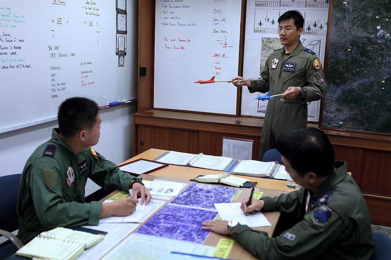 Los F-16 de la Guardia Nacional aguantaron en Japón, pero el margen se achica