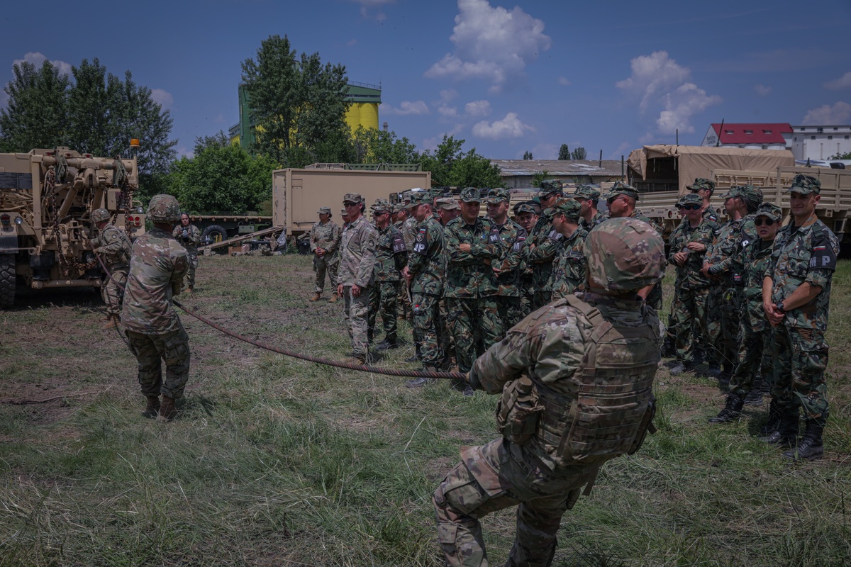 EE.UU. avanza en el Ártico y Polonia espera confirmación de una base permanente