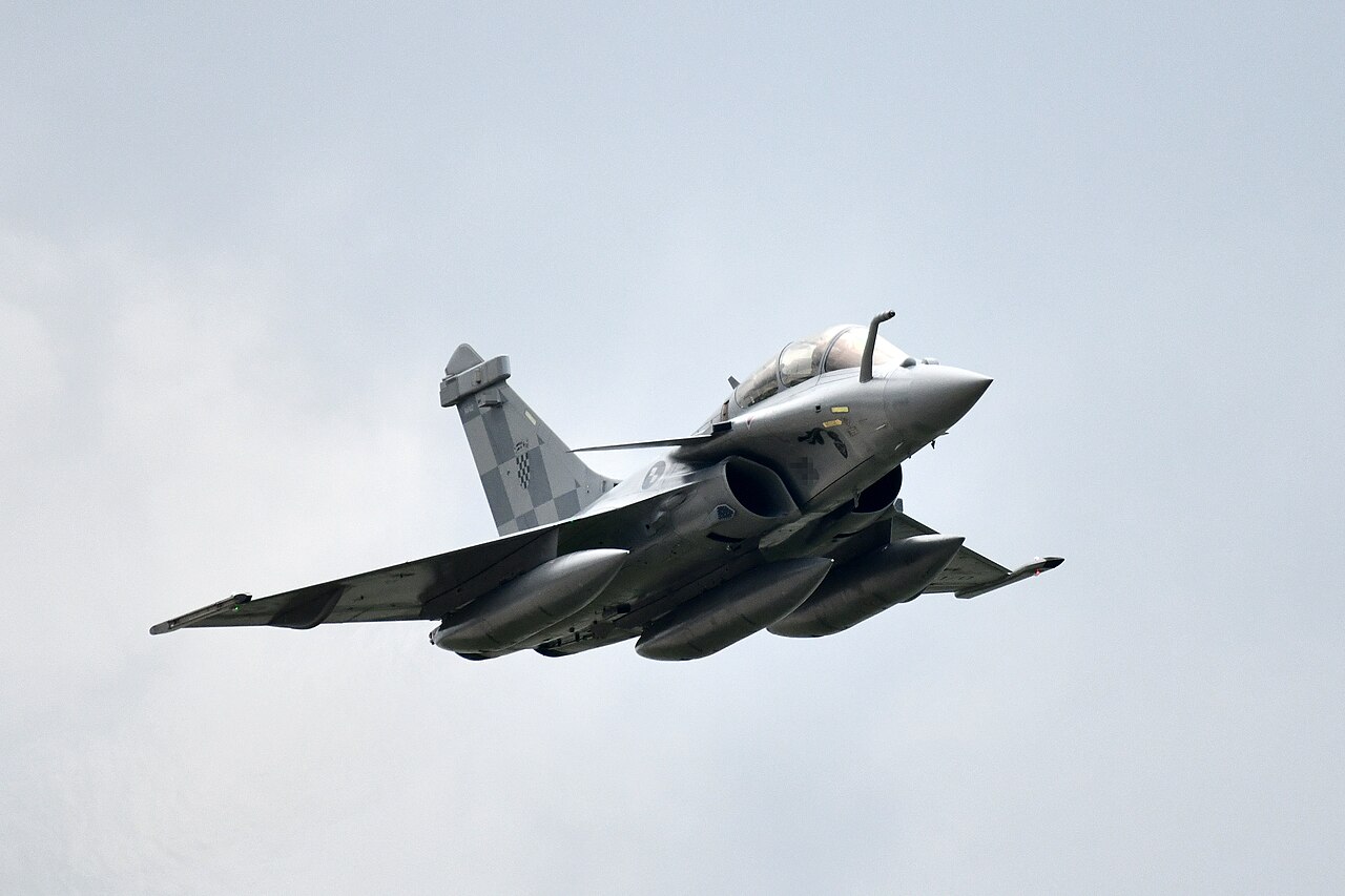 El Rafale F5 llega en 2033 y el Gripen F completa su primer vuelo