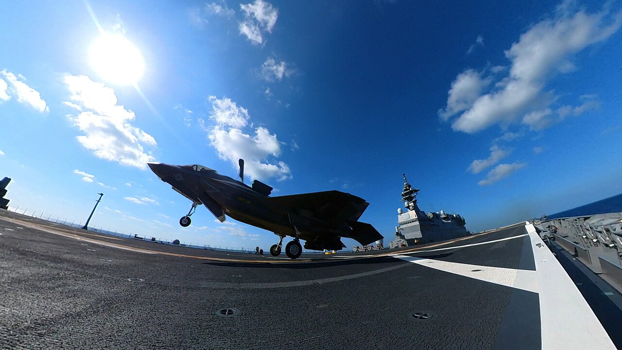 El USS Ronald Reagan sale a pruebas de mar tras 18 meses en dique, y los F-35B del Cuerpo de Marines llegan a Japón