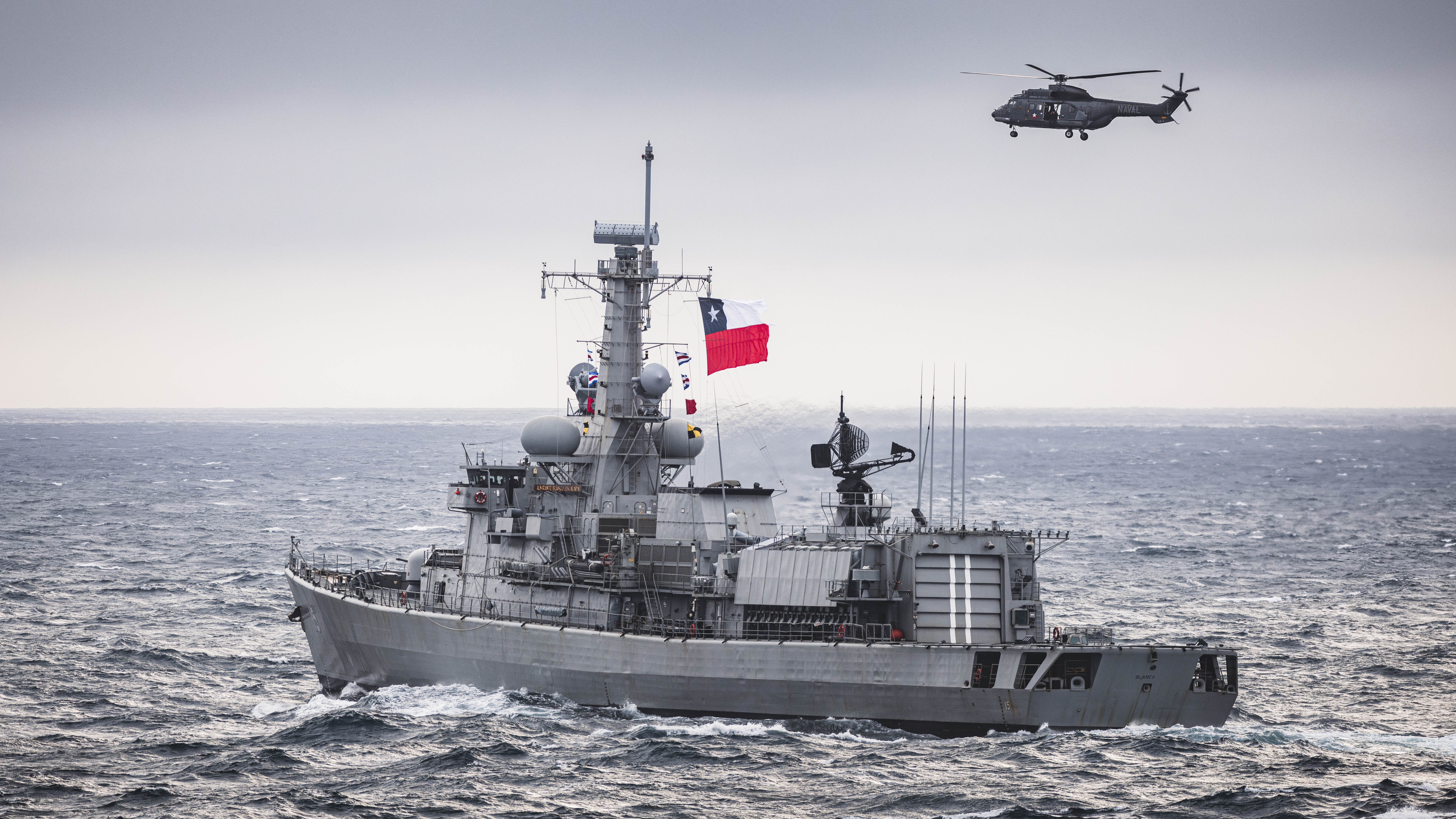 Chile despliega 3.000 soldados y toda su flota austral en ejercicios sobre el Estrecho de Magallanes