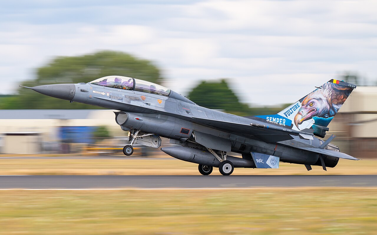 Bélgica triplicó su promesa: enviará 10 F-16 a Ucrania antes de fin de año