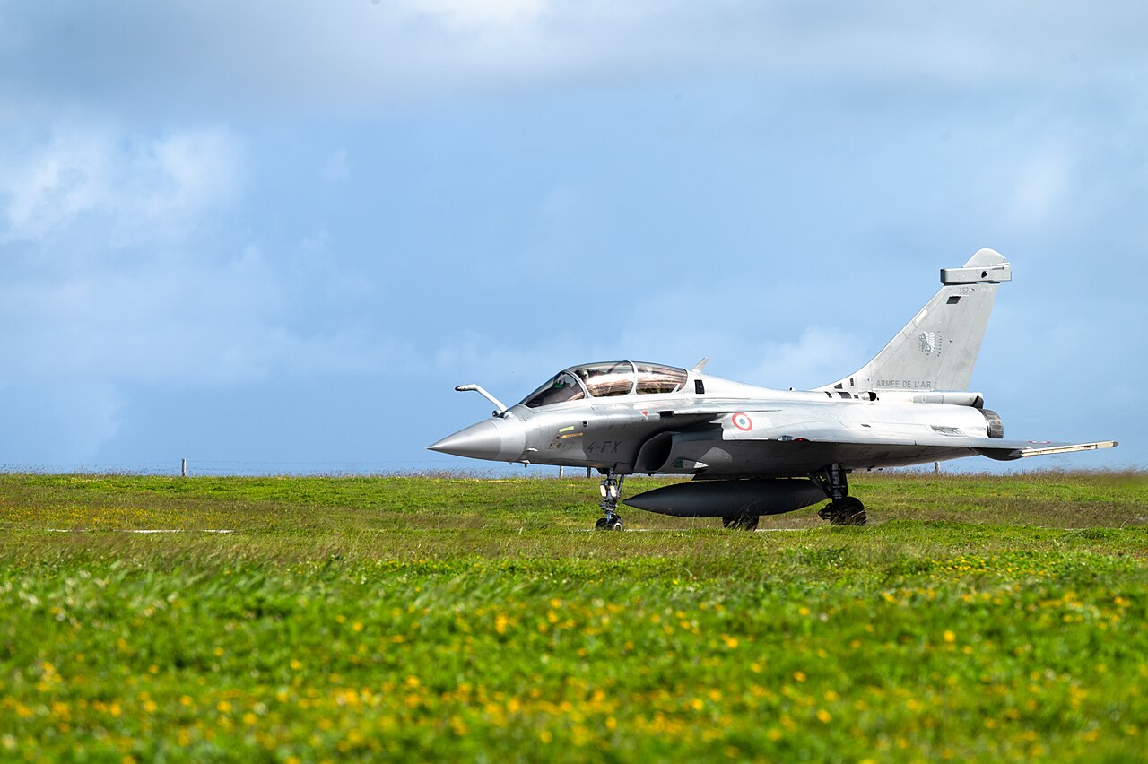 El Rafale F5 llega en 2033 y el Gripen F completa su primer vuelo