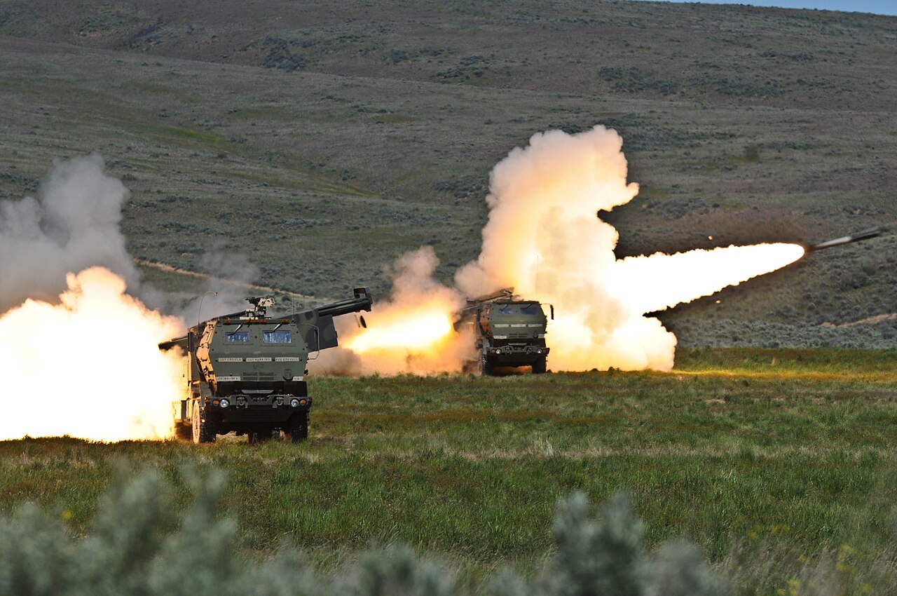 Suecia compra HIMARS por 732 millones de dólares y pacta cooperación de artillería con Finlandia