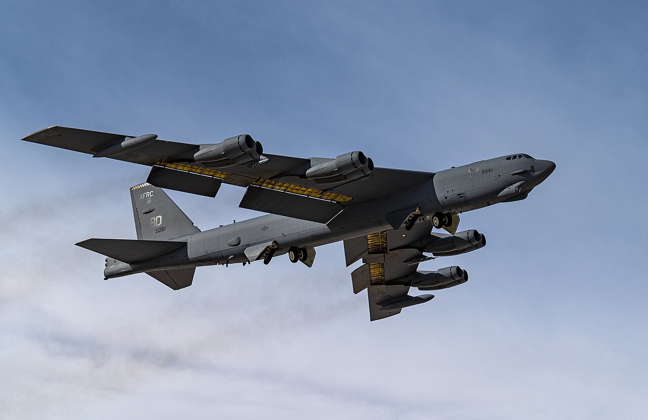 La Marina estadounidense quiere sumar misiles antibuque al B-52 para reforzar el Indo-Pacífico