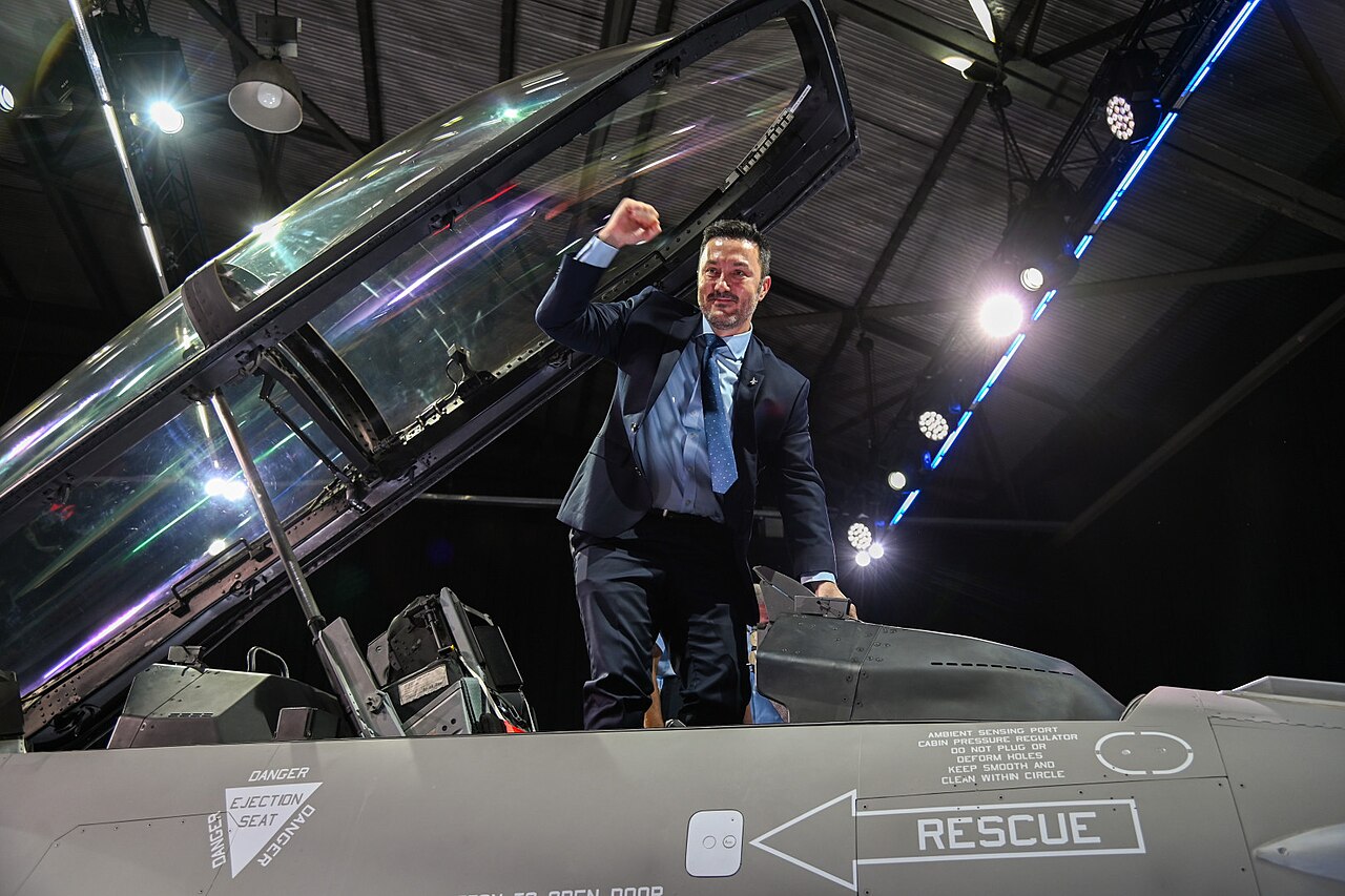 Los F-16 argentinos cruzaron el Atlántico y ya están en Brasil