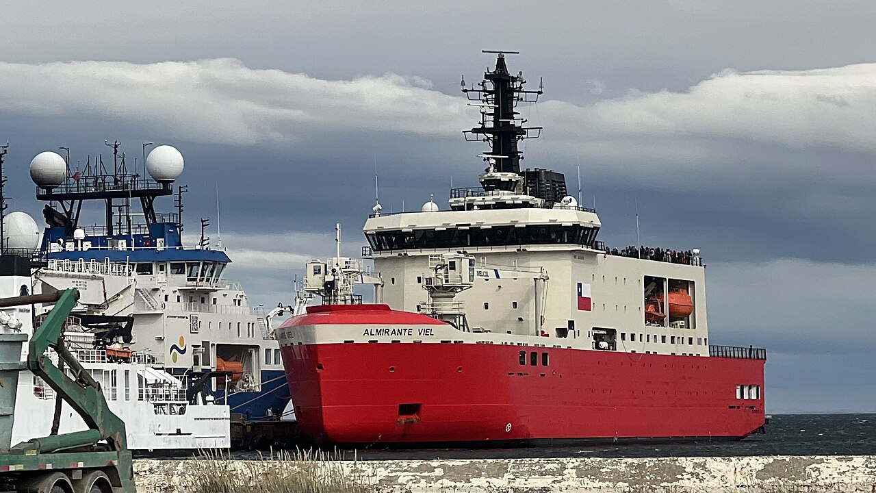 Un general argentino propuso "eliminar" Puerto Williams cortando un gas que Argentina no suministra