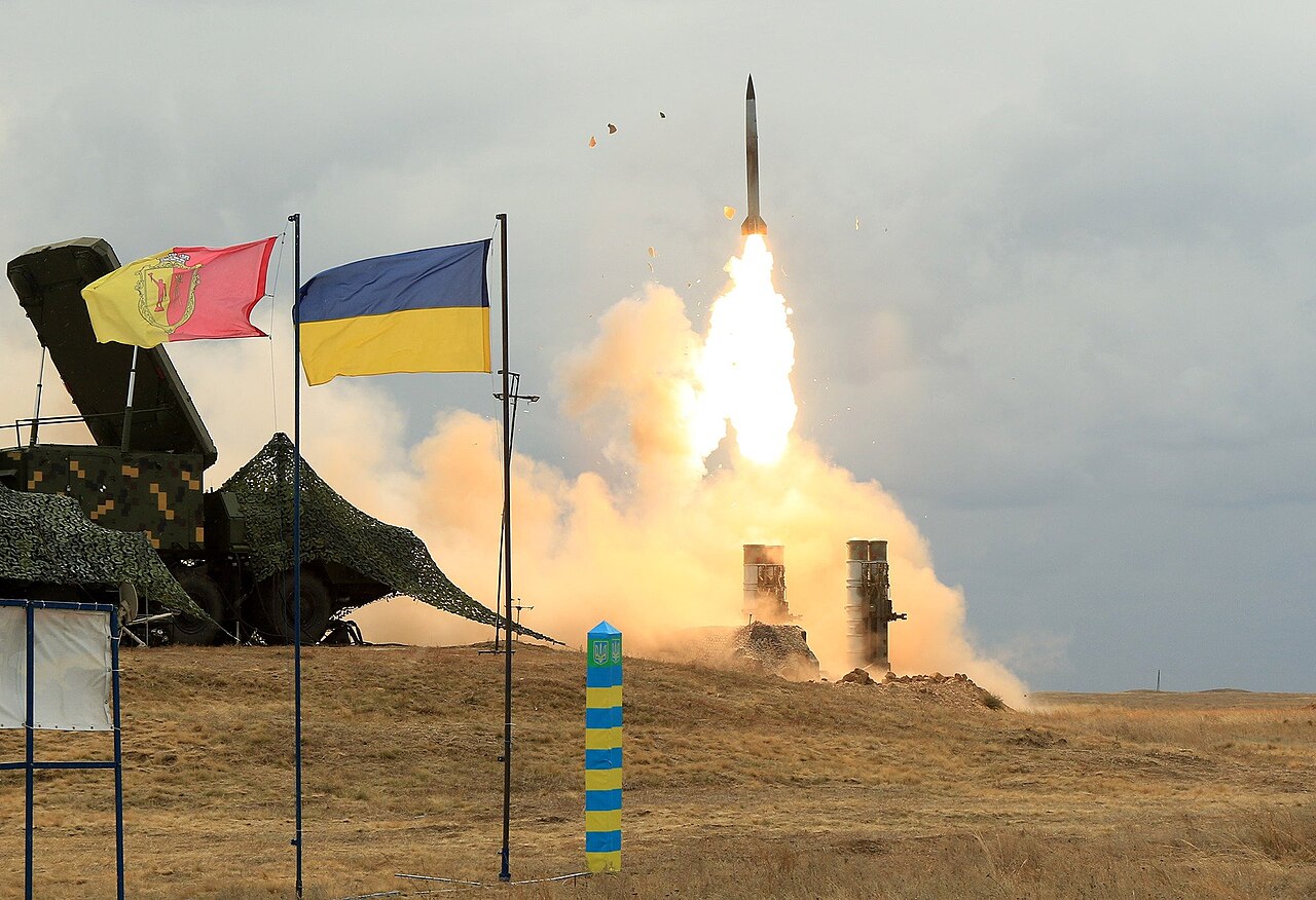 Estados Unidos aprueba un paquete de defensa aérea de 2.680 millones de dólares para Ucrania, mientras Rusia intensifica los ataques sobre Kiev