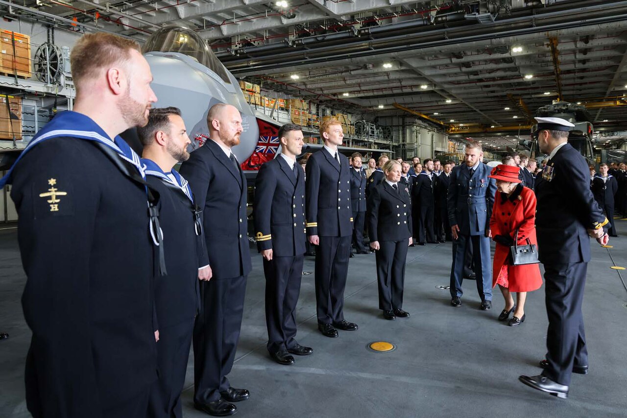 Crisis silenciosa en las flotas de Occidente: marineros escasos, portaaviones vulnerables y accidentes que cuestan miles de millones