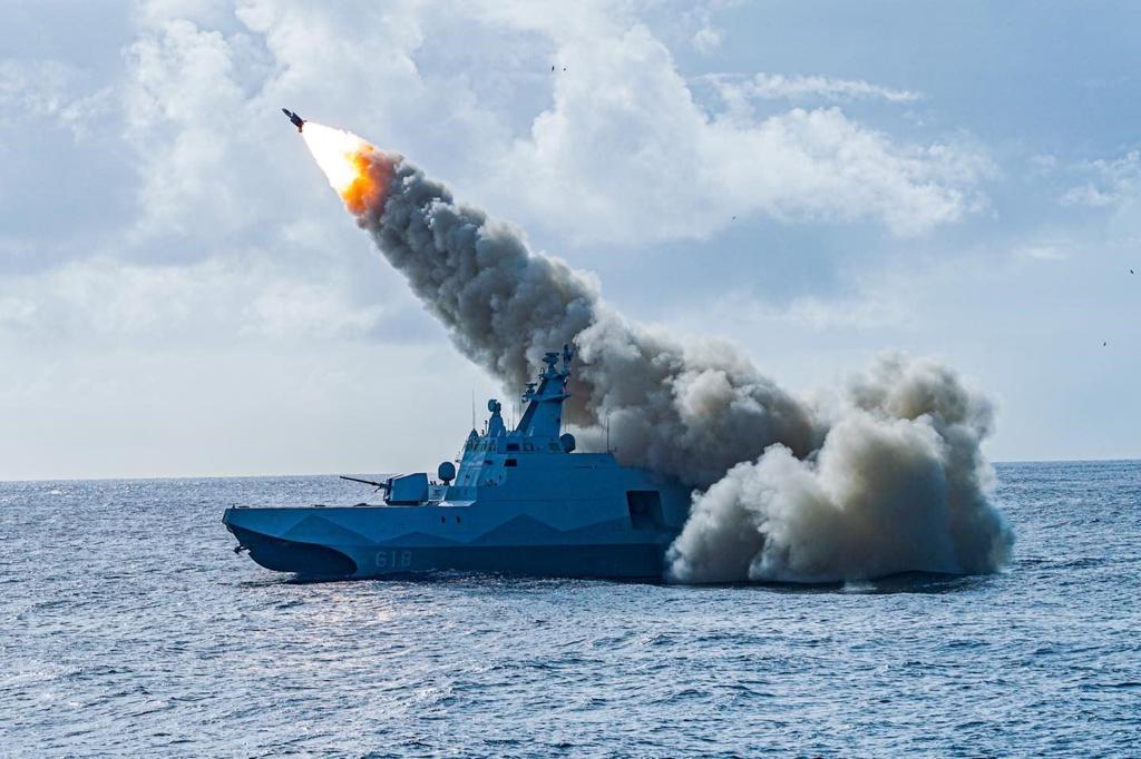 Taiwán suma misiles de largo alcance, pods de reconocimiento y China responde con ejercicios navales