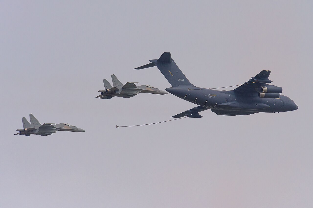 El tanquero YY-20A chino reabasteció en vuelo a cazas Rafale egipcios por primera vez