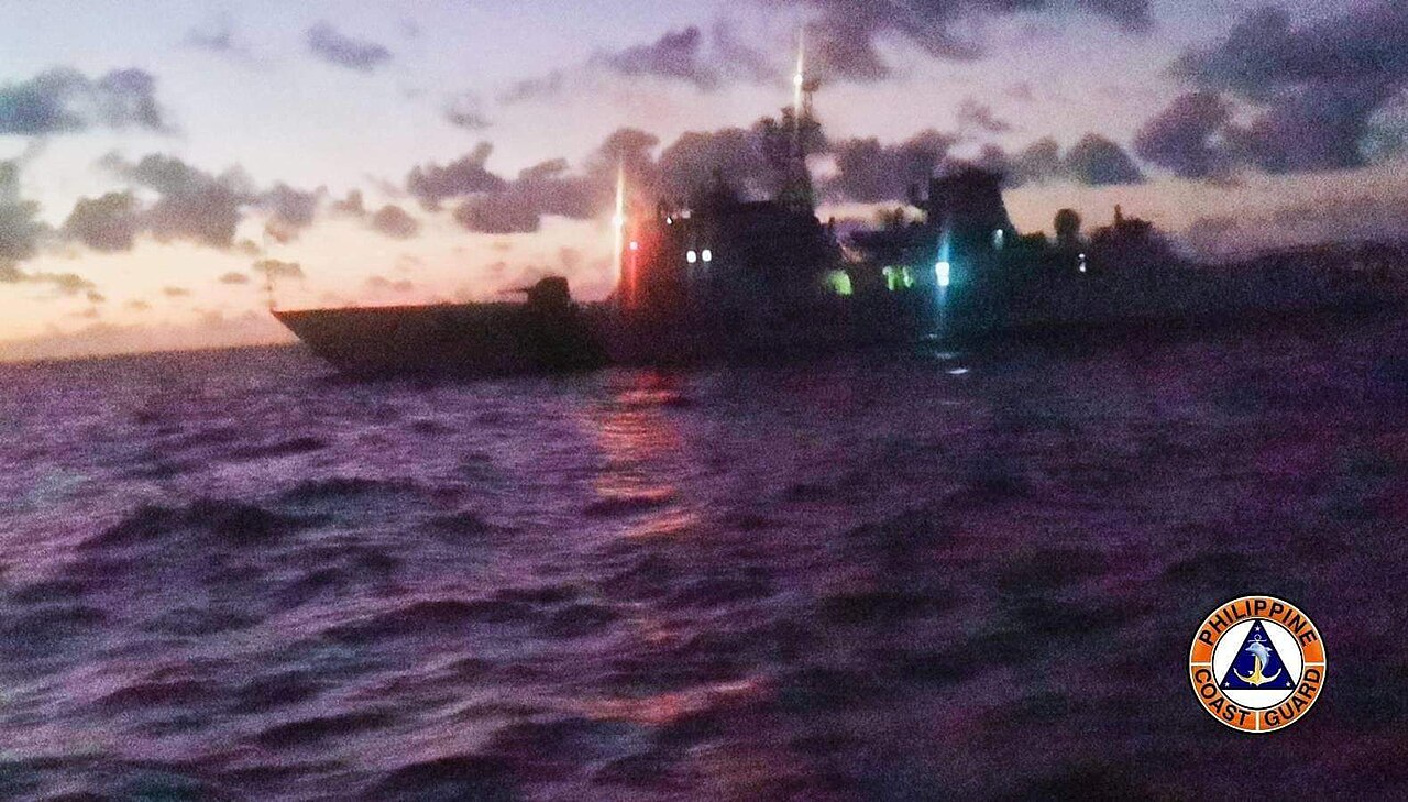 La Guardia Costera china embistió un buque filipino de abastecimiento frente a Palawan