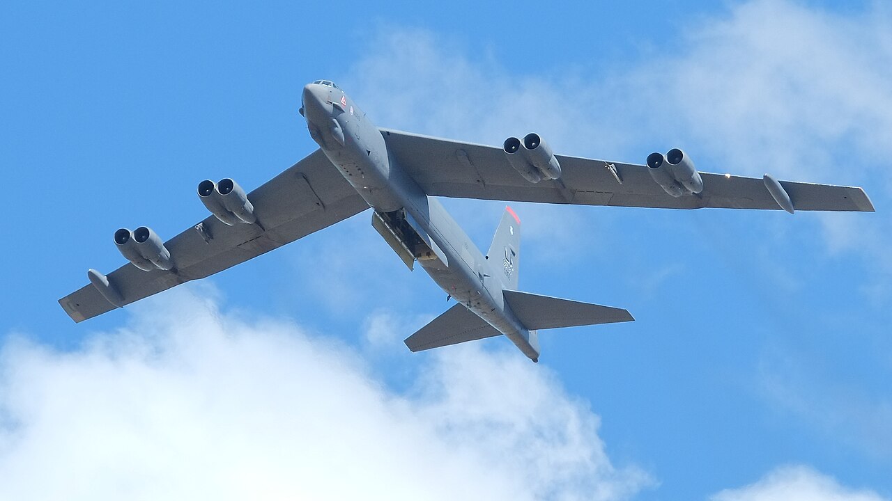 EE.UU. moderniza radares del B-52 y busca reemplazante para el Bradley