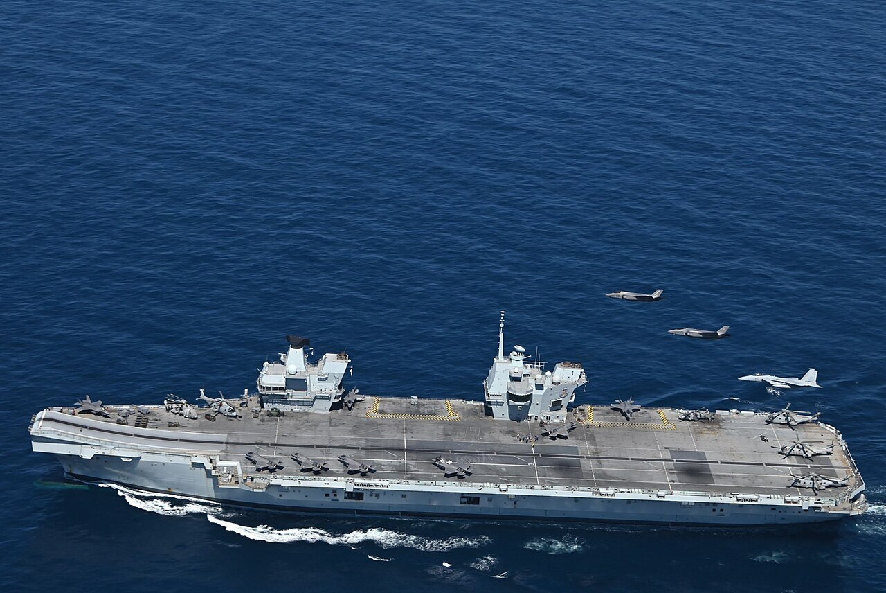 El HMS Prince of Wales zarpa hacia el Ártico con F-35B a bordo