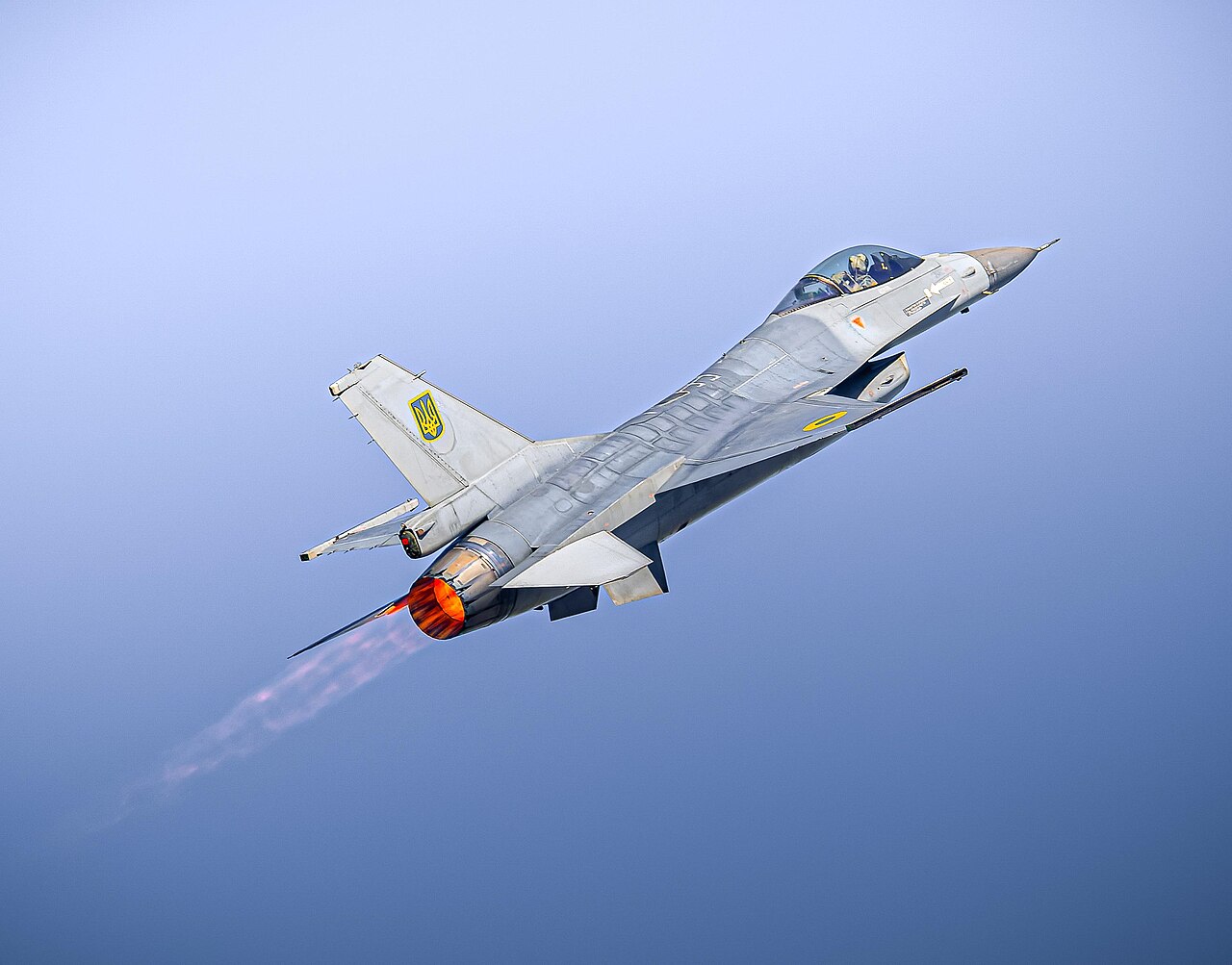 Ucrania planifica su nueva Fuerza Aérea con F-16, Mirage 2000 y Gripen mientras Kyiv resiste una oleada récord de ataques rusos