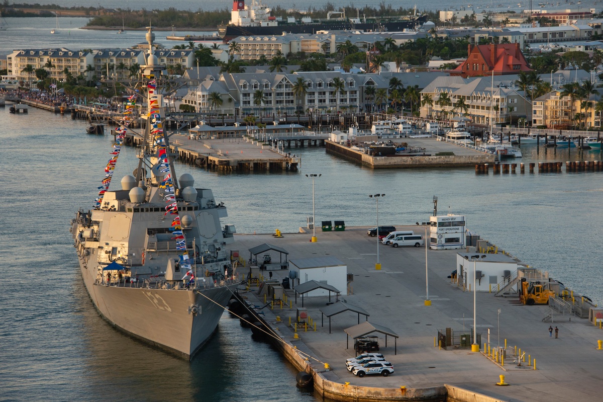 Los astilleros navales de EE.UU. tardarán décadas en recuperarse y podrían costar 200.000 millones de dólares