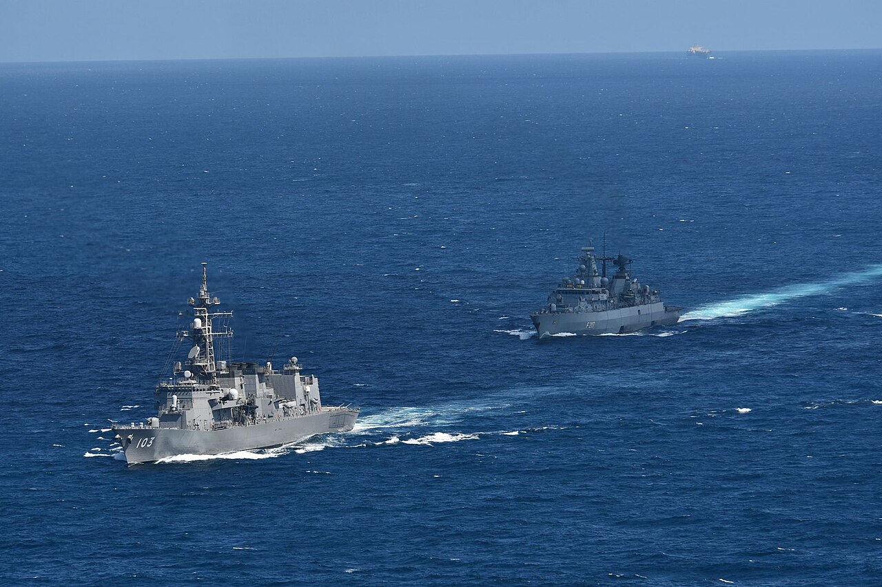 Japón pide un presupuesto de defensa récord con foco en misiles, submarinos y drones