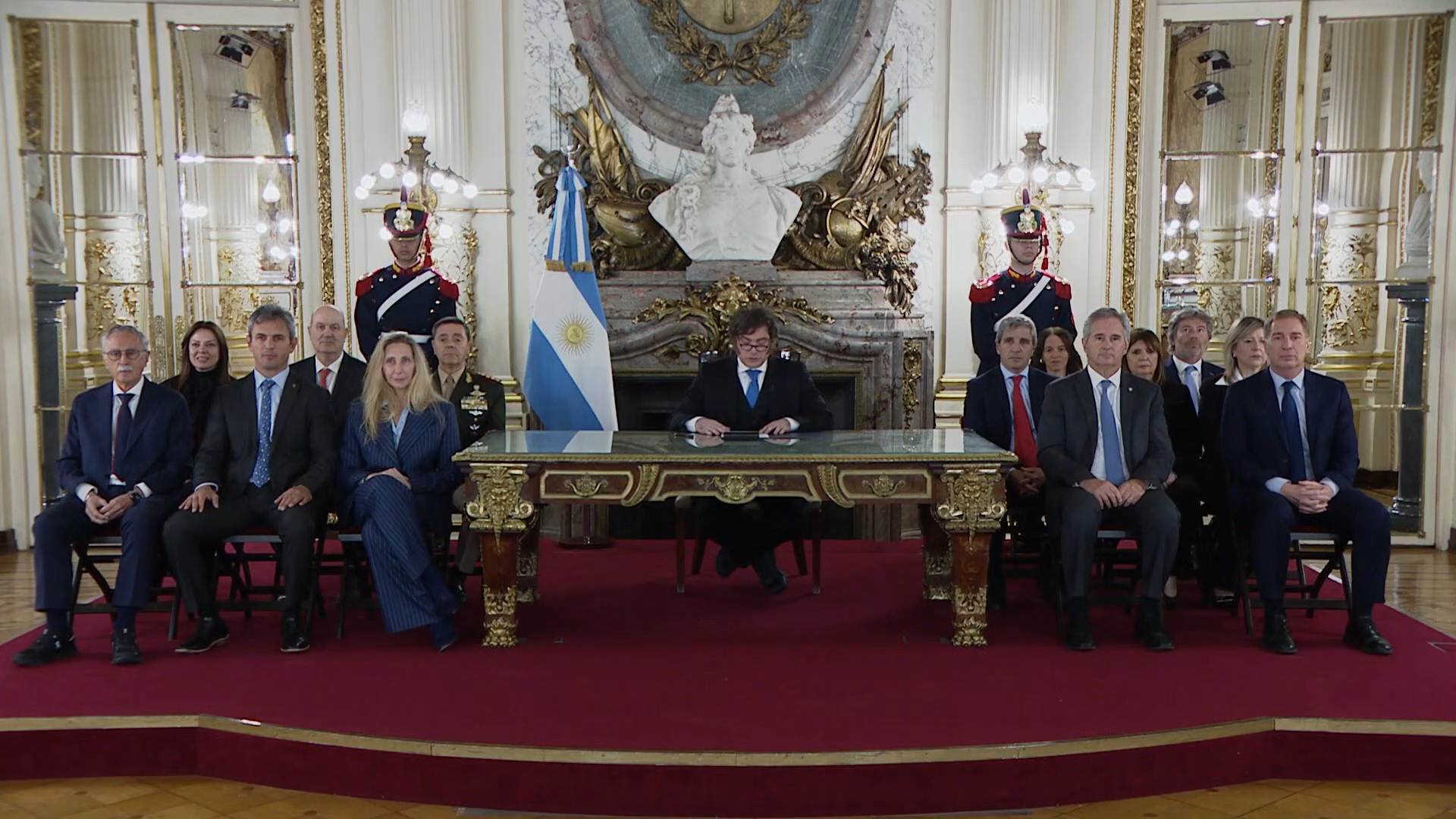 Milei anunció un paquete de medidas de defensa y soberanía en respuesta a la explotación petrolera en Malvinas