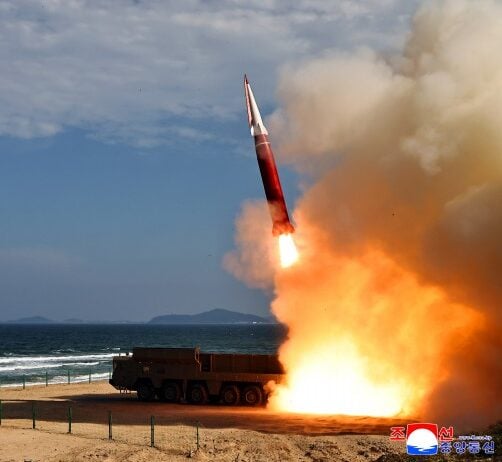 Corea del Norte prueba una nueva versión de su misil hipersónico Hwasong-11MA