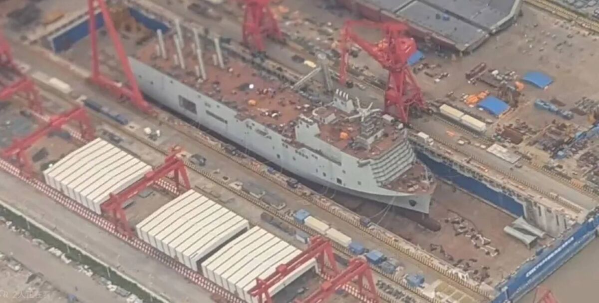 China construye un buque nodriza para submarinos no tripulados de gran tamaño