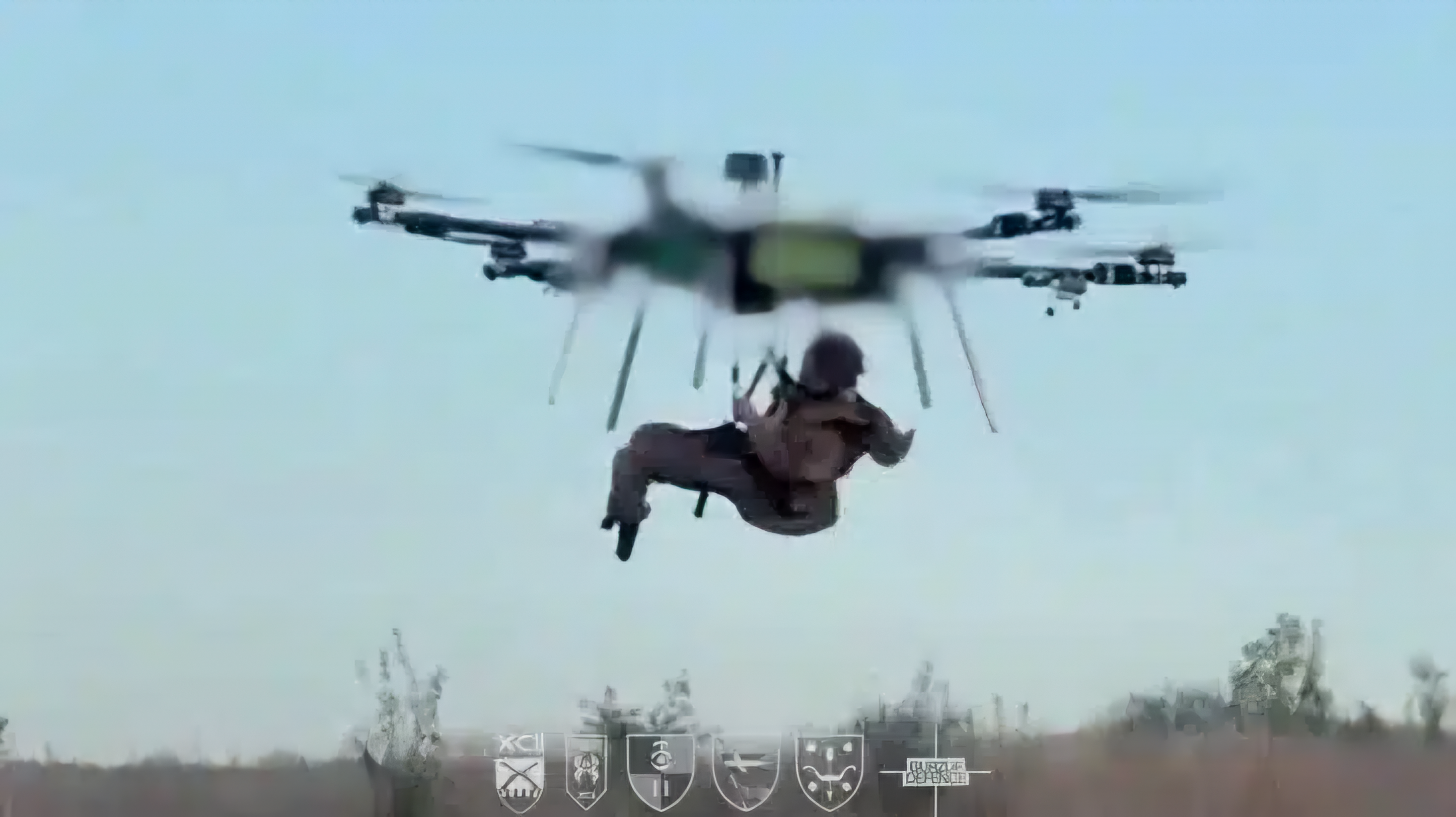 Ucrania evacuó a un soldado herido del frente usando un dron hexacóptero